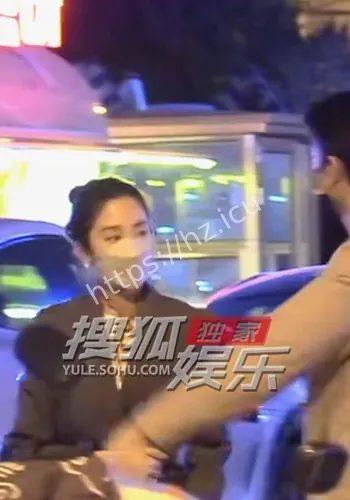 杨采钰深造型焦点